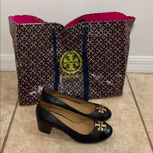 Tory Burch Everly Black Leather 50mm Block Heel Patent Cap Toe Gold Logo Size 7
